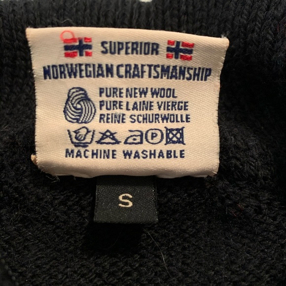 Dale of Norway red and black sweater in size small. - Picture 4 of 4